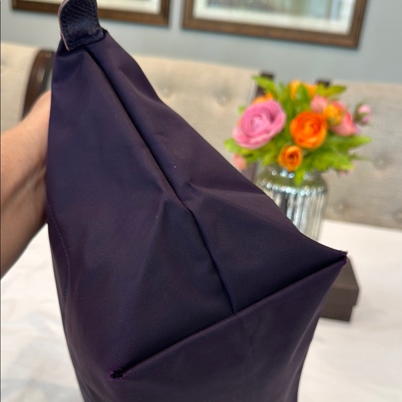 Authentic Longchamp Deep Purple Tote with Signature Leather Trim - Picture 4 of 15